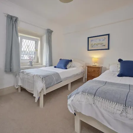 2 Bed In Little Clifton Sz323 *