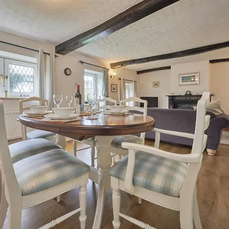 2 Bed In Little Clifton Sz323 *